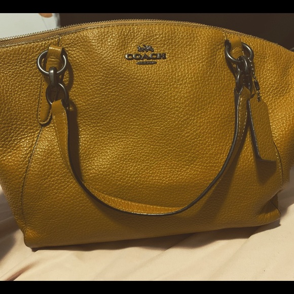 Coach purse - Picture 2 of 3